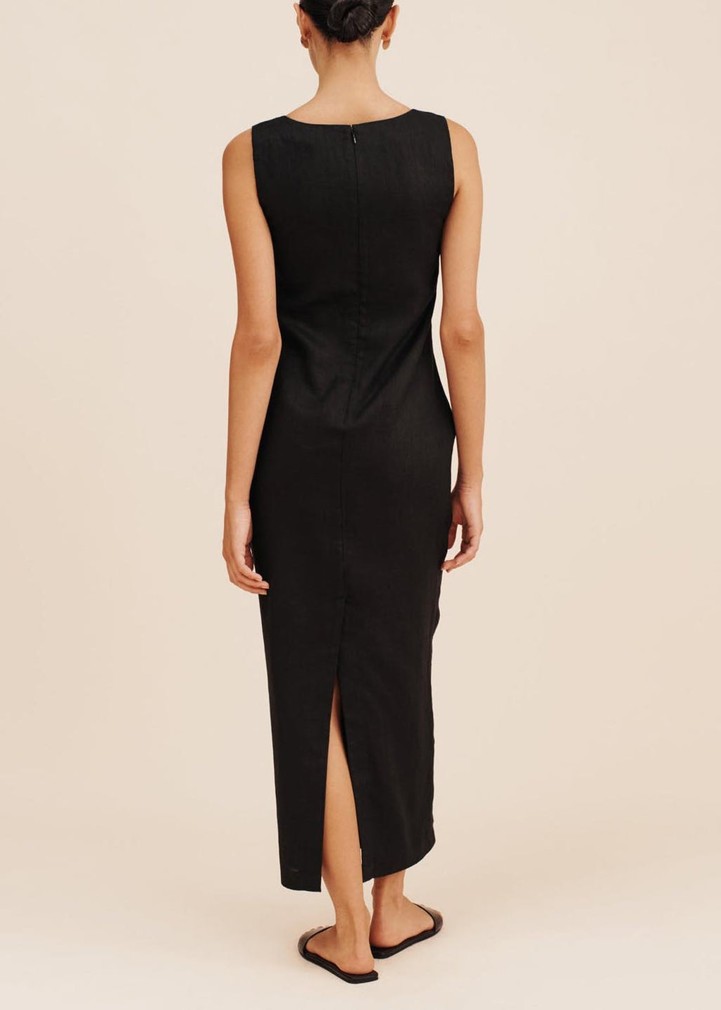 Solid color wide slit suspender dress