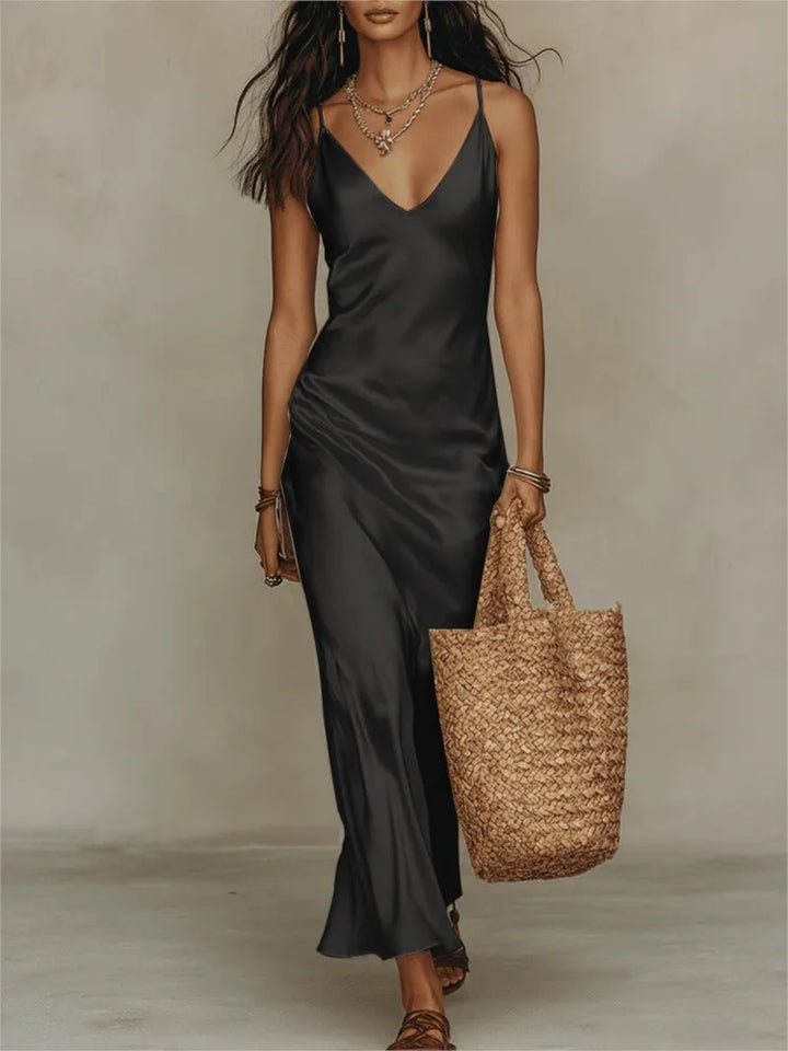 Isabella™ | Sleeveless satin maxi dress with delicate spaghetti straps