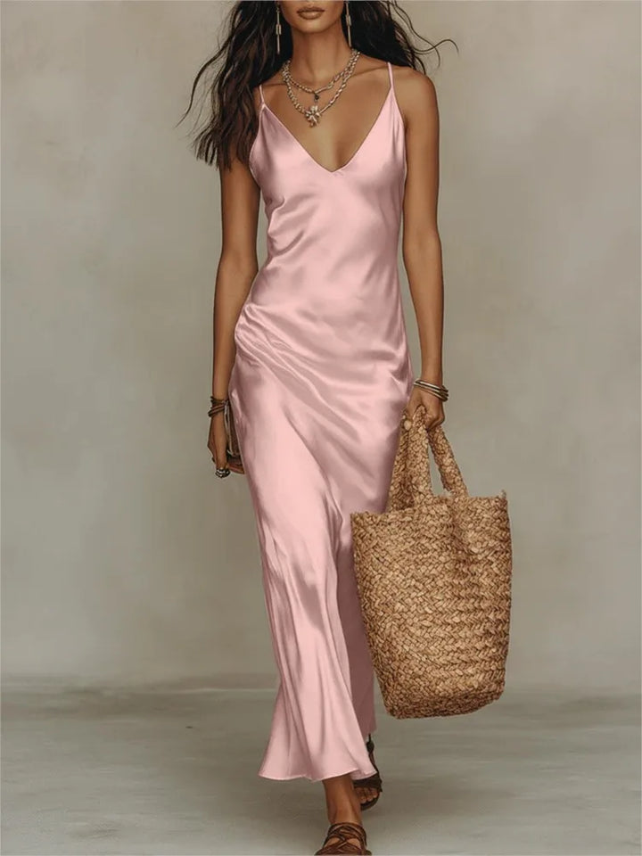 Isabella™ | Sleeveless satin maxi dress with delicate spaghetti straps