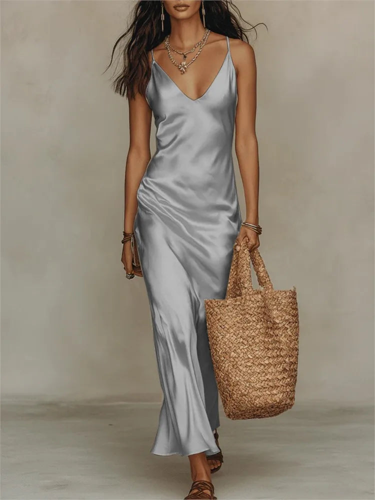 Isabella™ | Sleeveless satin maxi dress with delicate spaghetti straps