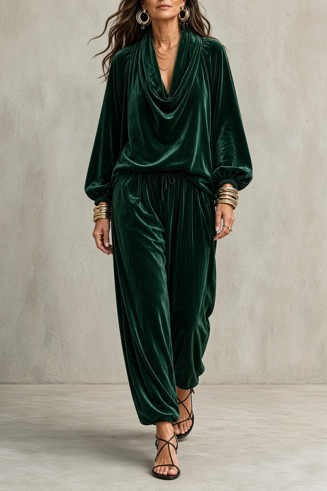 Avery™ Velvet Set
