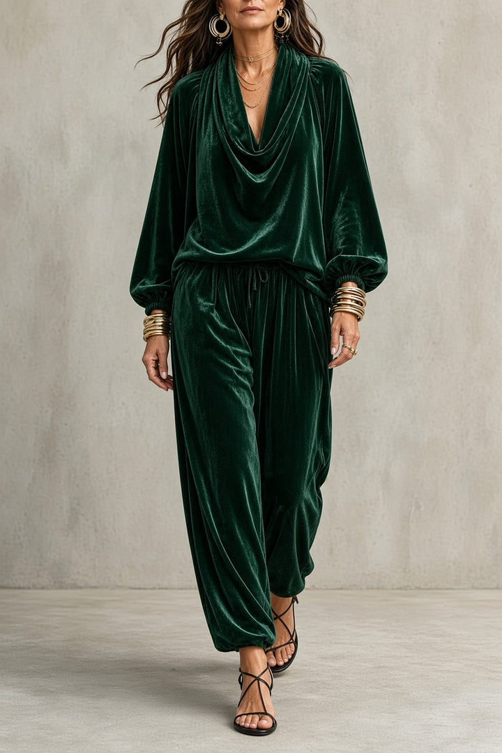 Avery™ Velvet Set
