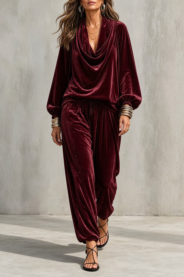 Avery™ Velvet Set